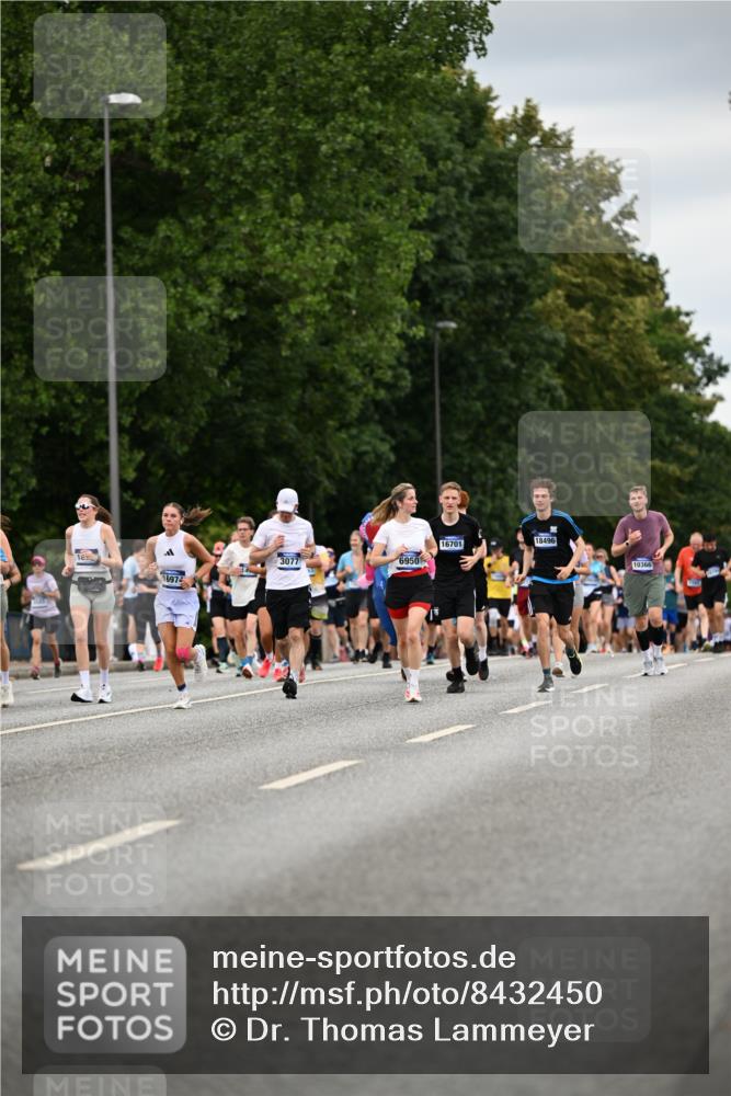 29.06.2025 - hella hamburg halbmarathon Dr. Thomas Lammeyer http://msf.ph/oto/8432450 29.06.2025 10:52:40 Kennedybrücke 1045, 1246, 1463, 1639, 1645, 2148, 2627, 2704, 2994, 3049, 3077, 3215, 3504, 3933, 4037, 4588, 4856, 5714, 5886, 5952, 6950, 7412, 7427, 7970, 8077, 8310, 8948, 9696, 9775, 9787, 10366, 10991, 11351 meine-sportfotos.de