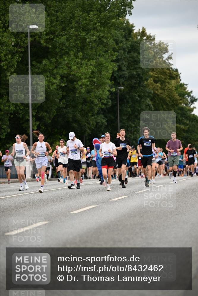 29.06.2025 - hella hamburg halbmarathon Dr. Thomas Lammeyer http://msf.ph/oto/8432462 29.06.2025 10:52:40 Kennedybrücke 1045, 1246, 1463, 1639, 1645, 2148, 2627, 2704, 2994, 3049, 3077, 3215, 3504, 3933, 4037, 4588, 4856, 5714, 5886, 5952, 6950, 7412, 7427, 7970, 8077, 8310, 8948, 9696, 9775, 9787, 10366, 10991, 11351 meine-sportfotos.de