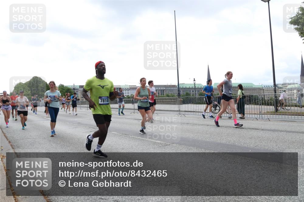 29.06.2025 - hella hamburg halbmarathon Lena Gebhardt http://msf.ph/oto/8432465 29.06.2025 10:44:24 Lombardsbrücke 12803, 17844, 7842, 7818, 1519, 1095, 1345, 1519, 1802, 1804, 2186, 2343, 2610, 2692, 3065, 3506, 3596, 4215, 4496, 4627, 4636, 4898, 4968, 5001, 5127, 5355, 5647, 5649, 5730, 5731, 5902, 5905, 6002, 7216, 7326, 7610, 7818, 7842, 8272, 8591, 8763, 8870, 8957, 9073, 9397, 9510, 9536, 9879, 10006, 10223, 10303, 10304, 10416, 11825, 11955, 12322, 12409, 12803, 12995, 13262, 13288, 13330, 13390, 13906, 14091, 14123, 14350, 14654, 14681, 14971, 18454, 18459 meine-sportfotos.de