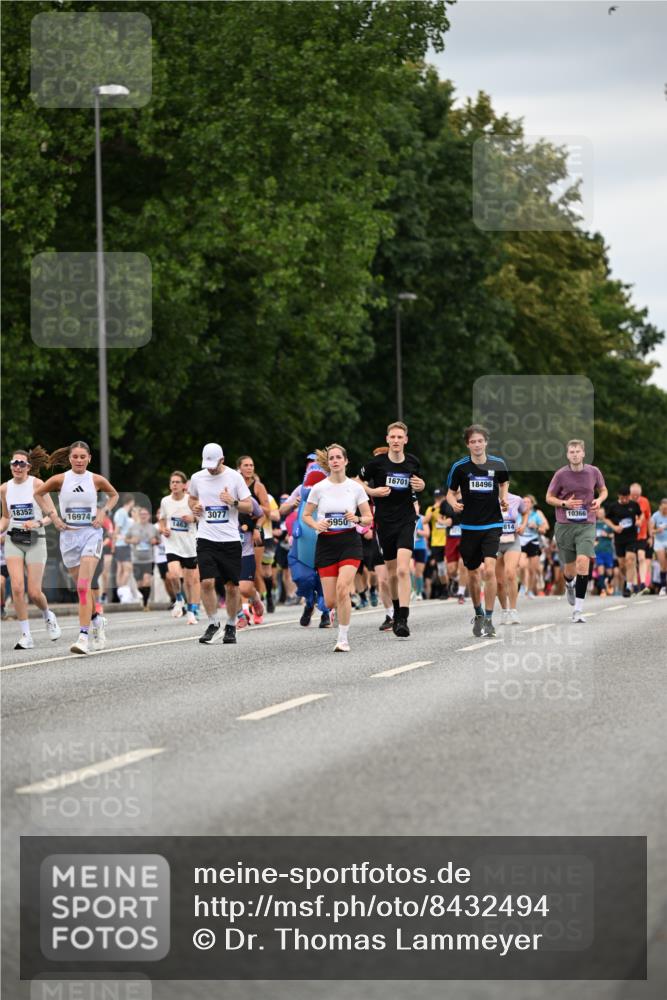 29.06.2025 - hella hamburg halbmarathon Dr. Thomas Lammeyer http://msf.ph/oto/8432494 29.06.2025 10:52:40 Kennedybrücke 1045, 1246, 1463, 1639, 1645, 2148, 2627, 2704, 2994, 3049, 3077, 3215, 3504, 3933, 4037, 4588, 4856, 5714, 5886, 5952, 6950, 7412, 7427, 7970, 8077, 8310, 8948, 9696, 9775, 9787, 10366, 10991, 11351 meine-sportfotos.de