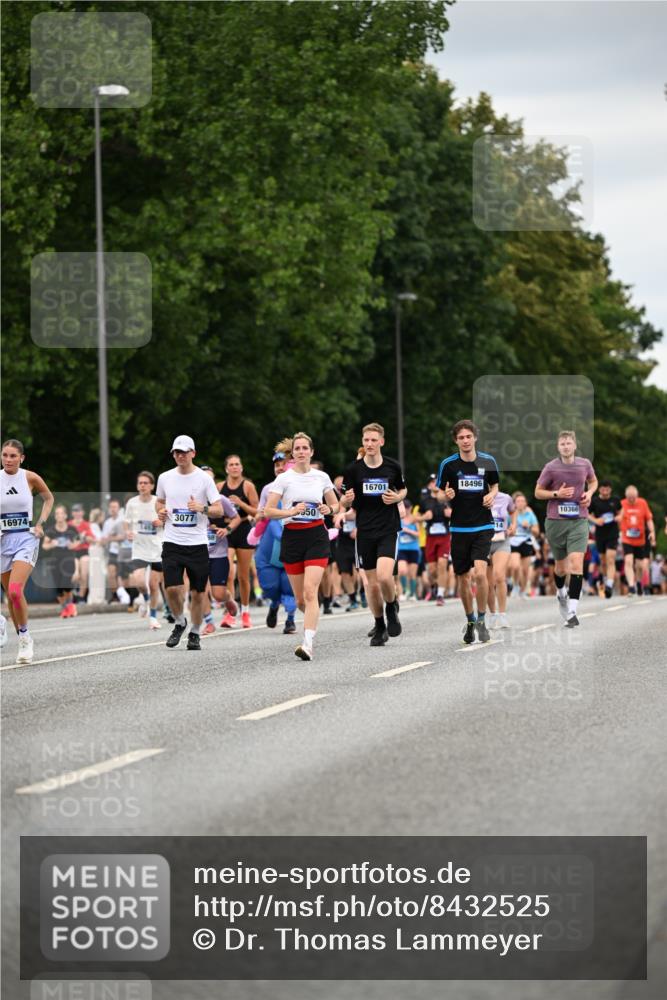 29.06.2025 - hella hamburg halbmarathon Dr. Thomas Lammeyer http://msf.ph/oto/8432525 29.06.2025 10:52:41 Kennedybrücke 1045, 1246, 1463, 1639, 1645, 1720, 2148, 2627, 2704, 3049, 3077, 3215, 3504, 3933, 4037, 4856, 5714, 5886, 5952, 6950, 7412, 7427, 7970, 8077, 8310, 8948, 9696, 9775, 9787, 10366, 10991, 11351 meine-sportfotos.de
