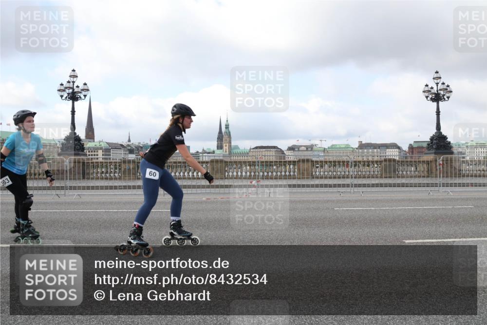 29.06.2025 - hella hamburg halbmarathon Lena Gebhardt http://msf.ph/oto/8432534 29.06.2025 09:00:59 Lombardsbrücke 363, 60 meine-sportfotos.de