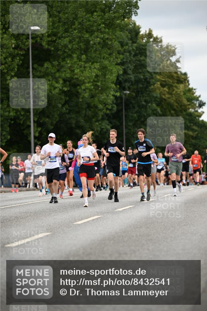 29.06.2025 - hella hamburg halbmarathon Dr. Thomas Lammeyer http://msf.ph/oto/8432541 29.06.2025 10:52:42 Kennedybrücke 1246, 1463, 1639, 1645, 1720, 2148, 2627, 2704, 3049, 3077, 3215, 3504, 3933, 4856, 5714, 5886, 5952, 6950, 7412, 7427, 7970, 8077, 8310, 8948, 9696, 9775, 9787, 10366, 10991, 11351 meine-sportfotos.de