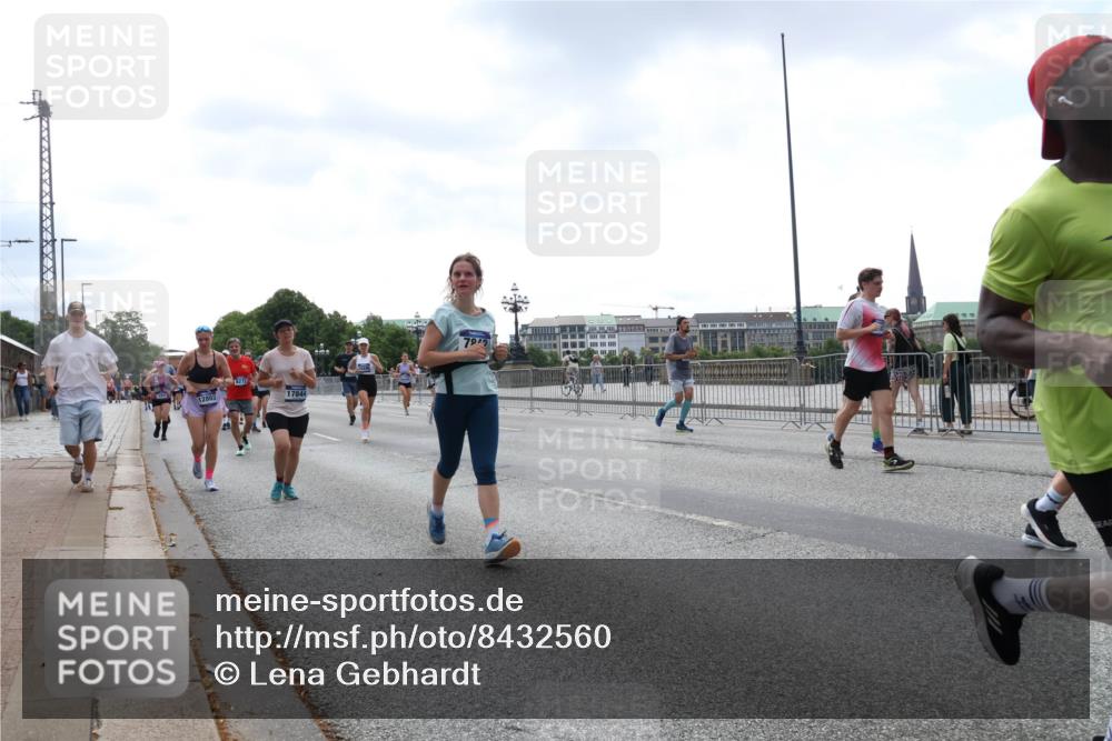 29.06.2025 - hella hamburg halbmarathon Lena Gebhardt http://msf.ph/oto/8432560 29.06.2025 10:44:25 Lombardsbrücke 12803, 17844, 7942, 1345, 1519, 1802, 1804, 2186, 2343, 2610, 2674, 2692, 3065, 3506, 3596, 4215, 4496, 4636, 4898, 4968, 5001, 5127, 5355, 5647, 5649, 5730, 5731, 5902, 5905, 6002, 7216, 7326, 7610, 7818, 7842, 8272, 8591, 8763, 8870, 8957, 9073, 9331, 9333, 9397, 9510, 9536, 9879, 10006, 10223, 10303, 10304, 10416, 11825, 11955, 12322, 12409, 12803, 12995, 13262, 13288, 13330, 13390, 13906, 14091, 14123, 14350, 14654, 14681, 14971, 18454, 18459 meine-sportfotos.de