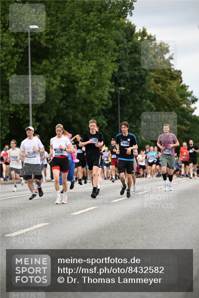 29.06.2025 - hella hamburg halbmarathon Dr. Thomas Lammeyer http://msf.ph/oto/8432582 29.06.2025 10:52:43 Kennedybrücke 1246, 1463, 1639, 1645, 1720, 2148, 2627, 2704, 3049, 3077, 3215, 3504, 3933, 4856, 5714, 5886, 5952, 6950, 7412, 7427, 7970, 8077, 8310, 8948, 9696, 9775, 9787, 10366, 10991 meine-sportfotos.de