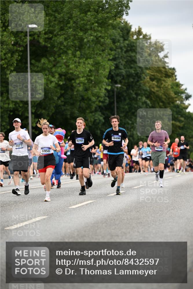 29.06.2025 - hella hamburg halbmarathon Dr. Thomas Lammeyer http://msf.ph/oto/8432597 29.06.2025 10:52:43 Kennedybrücke 1246, 1463, 1639, 1645, 1720, 2148, 2627, 2704, 3049, 3077, 3215, 3504, 3933, 4856, 5714, 5886, 5952, 6950, 7412, 7427, 7970, 8077, 8310, 8948, 9696, 9775, 9787, 10366, 10991 meine-sportfotos.de