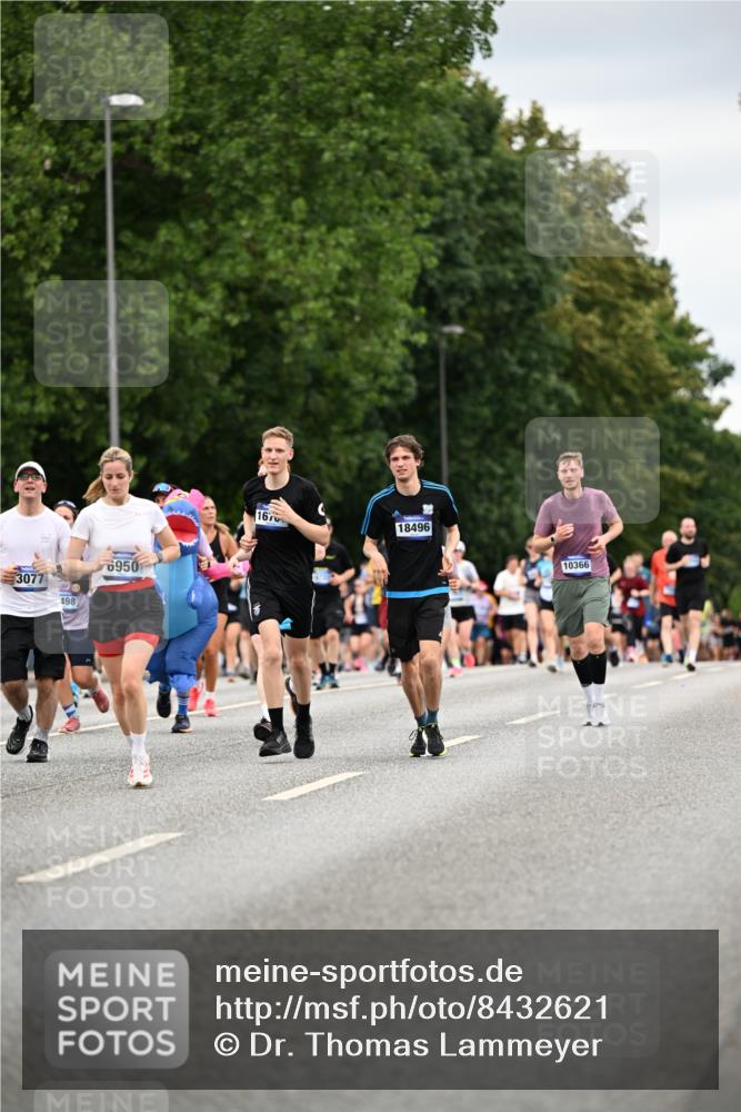 29.06.2025 - hella hamburg halbmarathon Dr. Thomas Lammeyer http://msf.ph/oto/8432621 29.06.2025 10:52:44 Kennedybrücke 1246, 1463, 1639, 1645, 1720, 2627, 2704, 3049, 3077, 3215, 3504, 3933, 4856, 5714, 5886, 5952, 6950, 7412, 7427, 7970, 8077, 8310, 8948, 9696, 9775, 9787, 10366, 10991 meine-sportfotos.de