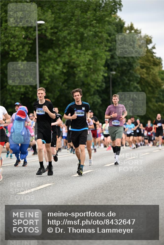 29.06.2025 - hella hamburg halbmarathon Dr. Thomas Lammeyer http://msf.ph/oto/8432647 29.06.2025 10:52:46 Kennedybrücke 1246, 1463, 1639, 1645, 1701, 1720, 2627, 2704, 3049, 3077, 3215, 3933, 4856, 5010, 5714, 5886, 5952, 6950, 7394, 7412, 7427, 7970, 8077, 8310, 9552, 9691, 9696, 9775, 9787, 10366 meine-sportfotos.de