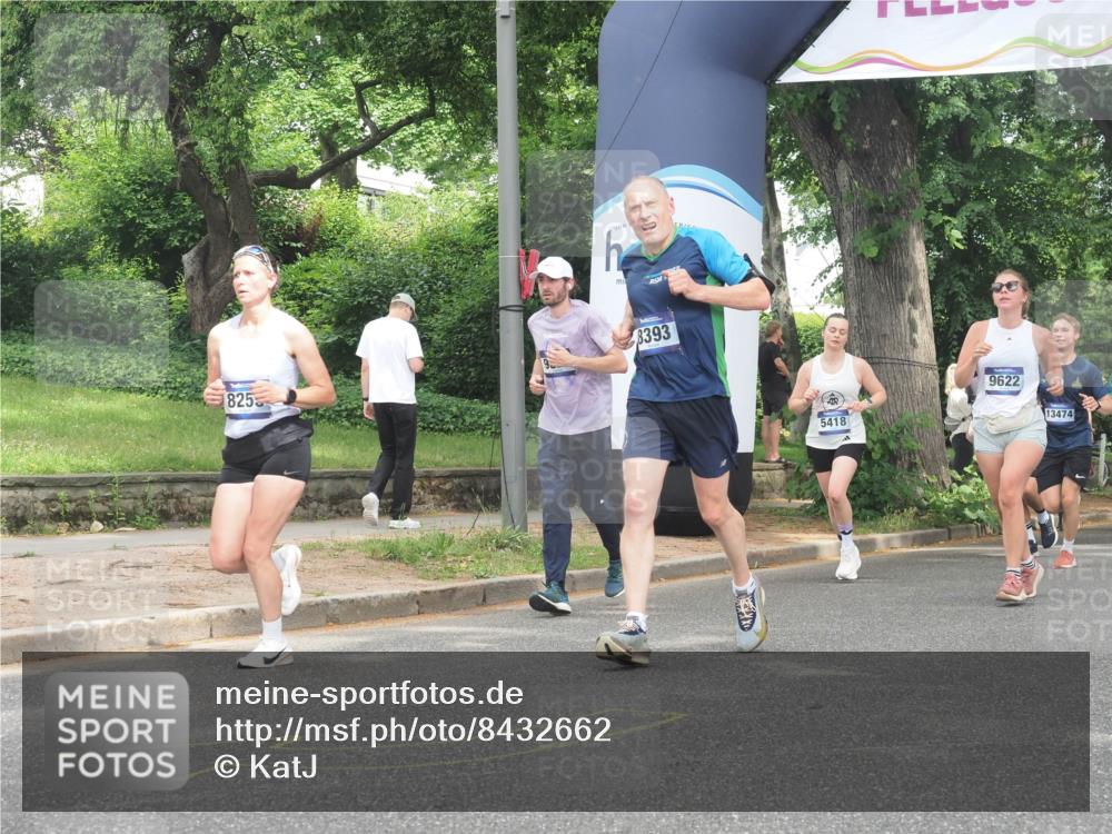 29.06.2025 - hella hamburg halbmarathon KatJ http://msf.ph/oto/8432662 29.06.2025 10:43:19 Zwischen KM18-KM19 3042, 4868, 6591, 6720, 8255, 8393 meine-sportfotos.de