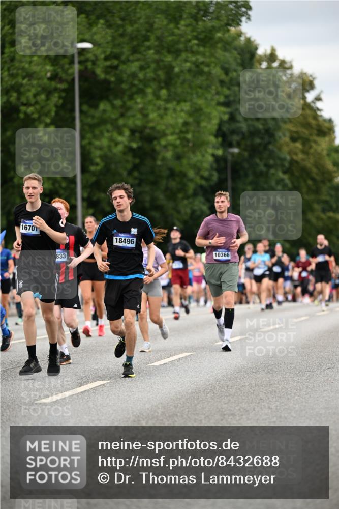29.06.2025 - hella hamburg halbmarathon Dr. Thomas Lammeyer http://msf.ph/oto/8432688 29.06.2025 10:52:46 Kennedybrücke 1246, 1463, 1639, 1645, 1701, 1720, 2627, 2704, 3049, 3077, 3215, 3933, 4856, 5010, 5714, 5886, 5952, 6950, 7394, 7412, 7427, 7970, 8077, 8310, 9552, 9691, 9696, 9775, 9787, 10366 meine-sportfotos.de