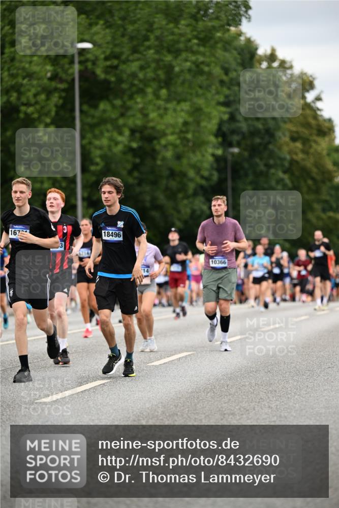29.06.2025 - hella hamburg halbmarathon Dr. Thomas Lammeyer http://msf.ph/oto/8432690 29.06.2025 10:52:46 Kennedybrücke 1246, 1463, 1639, 1645, 1701, 1720, 2627, 2704, 3049, 3077, 3215, 3933, 4856, 5010, 5714, 5886, 5952, 6950, 7394, 7412, 7427, 7970, 8077, 8310, 9552, 9691, 9696, 9775, 9787, 10366 meine-sportfotos.de