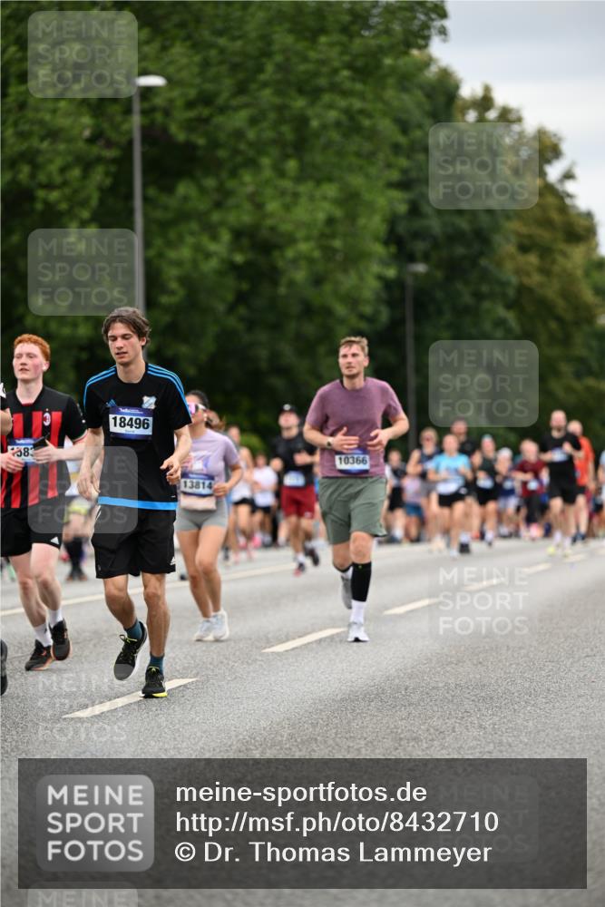 29.06.2025 - hella hamburg halbmarathon Dr. Thomas Lammeyer http://msf.ph/oto/8432710 29.06.2025 10:52:47 Kennedybrücke 1246, 1463, 1639, 1645, 1701, 1720, 2627, 2704, 3049, 3077, 3215, 3933, 4856, 5010, 5714, 5886, 5952, 6950, 7394, 7427, 7970, 8077, 9552, 9691, 9696, 9775, 9787, 10366 meine-sportfotos.de
