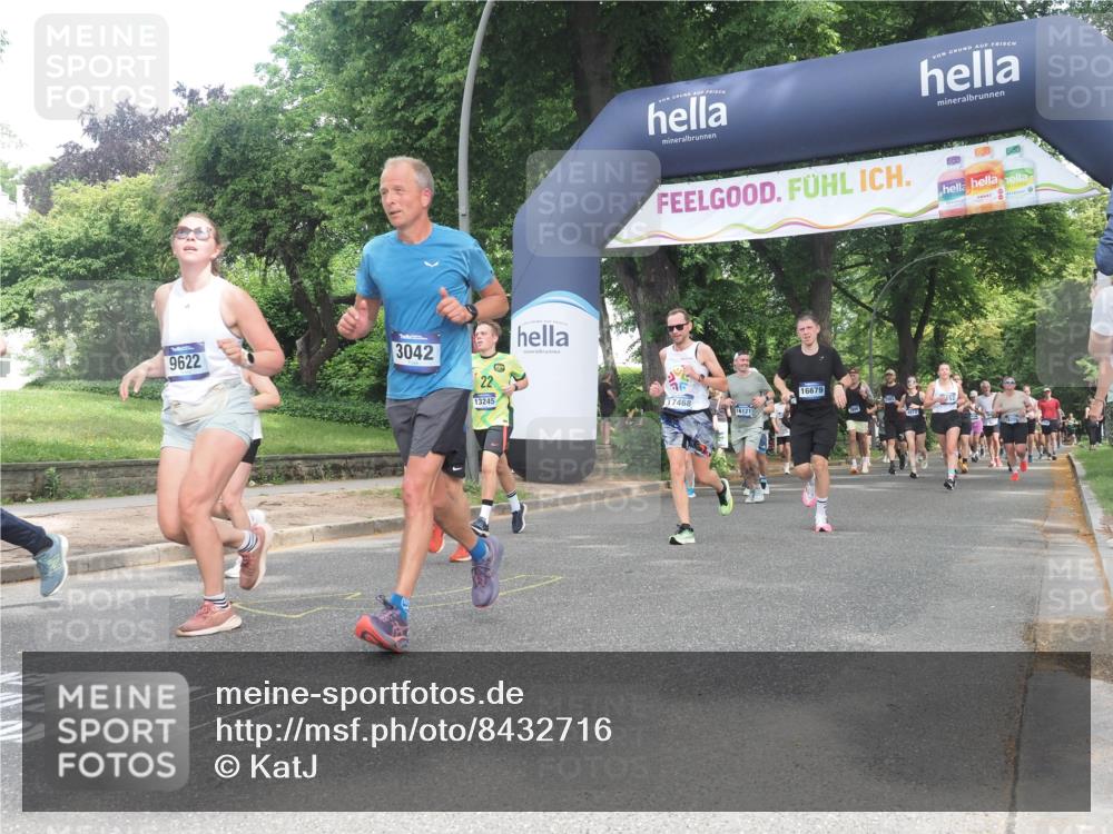 29.06.2025 - hella hamburg halbmarathon KatJ http://msf.ph/oto/8432716 29.06.2025 10:43:21 Zwischen KM18-KM19 3042, 5418, 6591, 6720, 8255, 8393 meine-sportfotos.de