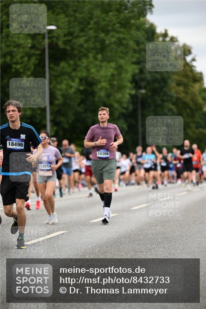 29.06.2025 - hella hamburg halbmarathon Dr. Thomas Lammeyer http://msf.ph/oto/8432733 29.06.2025 10:52:48 Kennedybrücke 1246, 1463, 1639, 1645, 1701, 1720, 2627, 2704, 3049, 3077, 3215, 3933, 4856, 5010, 5714, 5952, 6950, 7394, 7427, 7970, 8077, 9552, 9691, 9696, 9775, 9787, 10366, 10794 meine-sportfotos.de