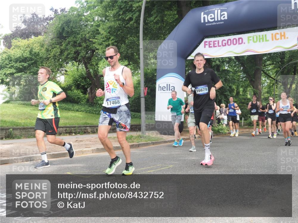 29.06.2025 - hella hamburg halbmarathon KatJ http://msf.ph/oto/8432752 29.06.2025 10:43:22 Zwischen KM18-KM19 3042, 4152, 5418, 6591, 7037, 8255, 8393 meine-sportfotos.de