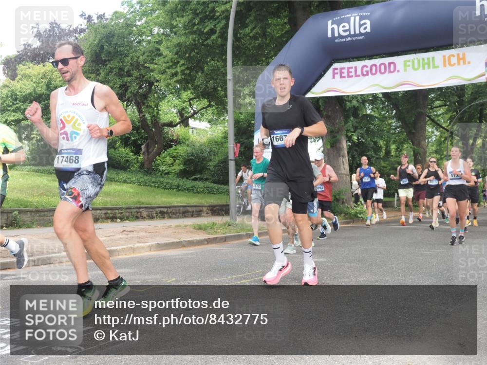 29.06.2025 - hella hamburg halbmarathon KatJ http://msf.ph/oto/8432775 29.06.2025 10:43:23 Zwischen KM18-KM19 1972, 2982, 3042, 4152, 4594, 5418, 7037, 8255, 8393 meine-sportfotos.de