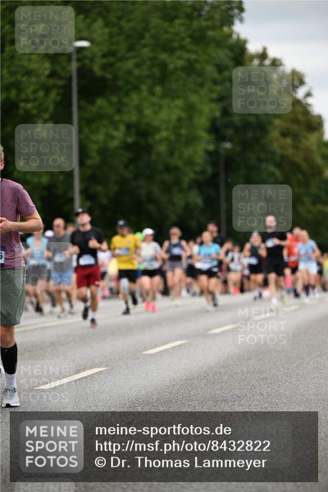 29.06.2025 - hella hamburg halbmarathon Dr. Thomas Lammeyer http://msf.ph/oto/8432822 29.06.2025 10:52:50 Kennedybrücke 1246, 1392, 1463, 1639, 1701, 1720, 2627, 2704, 3049, 3077, 3215, 4856, 5010, 5714, 5952, 6950, 7394, 7427, 7970, 8077, 9552, 9691, 9696, 9775, 9787, 10366, 10794 meine-sportfotos.de