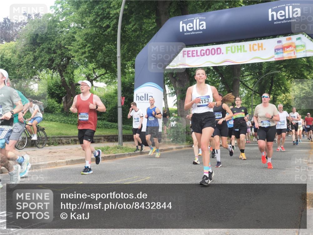 29.06.2025 - hella hamburg halbmarathon KatJ http://msf.ph/oto/8432844 29.06.2025 10:43:25 Zwischen KM18-KM19 1972, 2083, 2741, 2982, 2996, 3042, 4152, 4594, 4813, 5418, 7037, 8255 meine-sportfotos.de