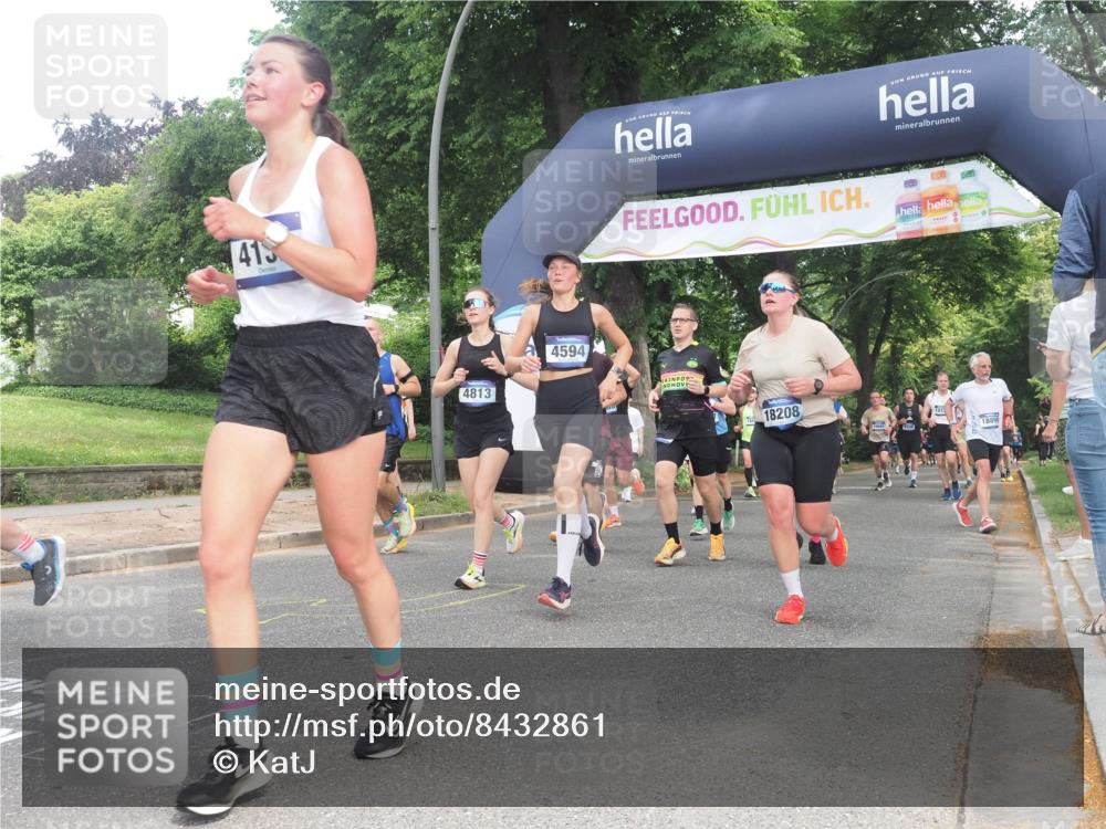 29.06.2025 - hella hamburg halbmarathon KatJ http://msf.ph/oto/8432861 29.06.2025 10:43:26 Zwischen KM18-KM19 1972, 2083, 2741, 2982, 2996, 3042, 4152, 4594, 4813, 5418, 7037, 8255 meine-sportfotos.de
