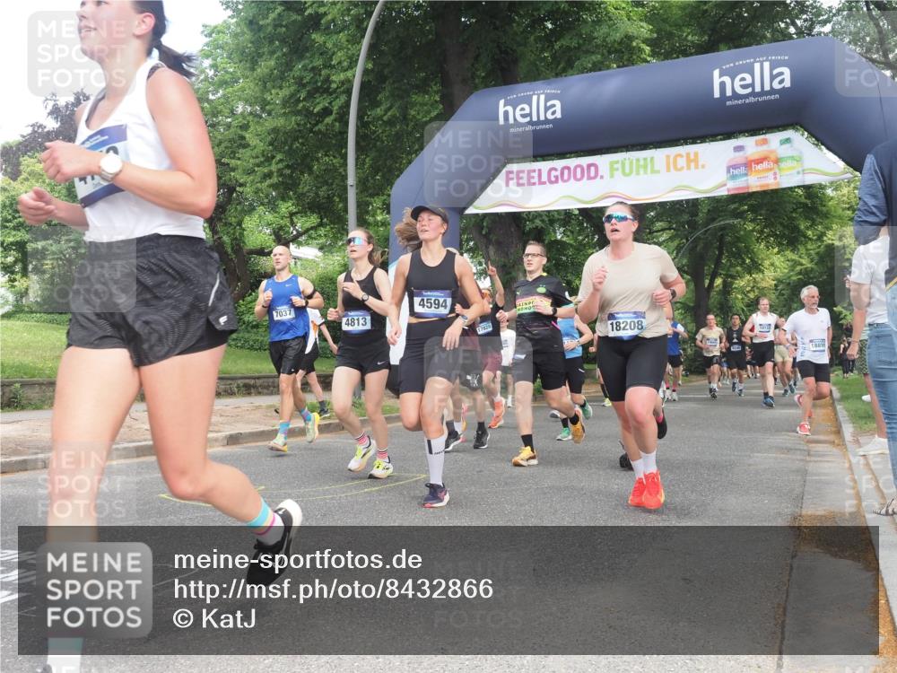 29.06.2025 - hella hamburg halbmarathon KatJ http://msf.ph/oto/8432866 29.06.2025 10:43:26 Zwischen KM18-KM19 1972, 2083, 2741, 2982, 2996, 3042, 4152, 4594, 4813, 5418, 7037, 8255 meine-sportfotos.de
