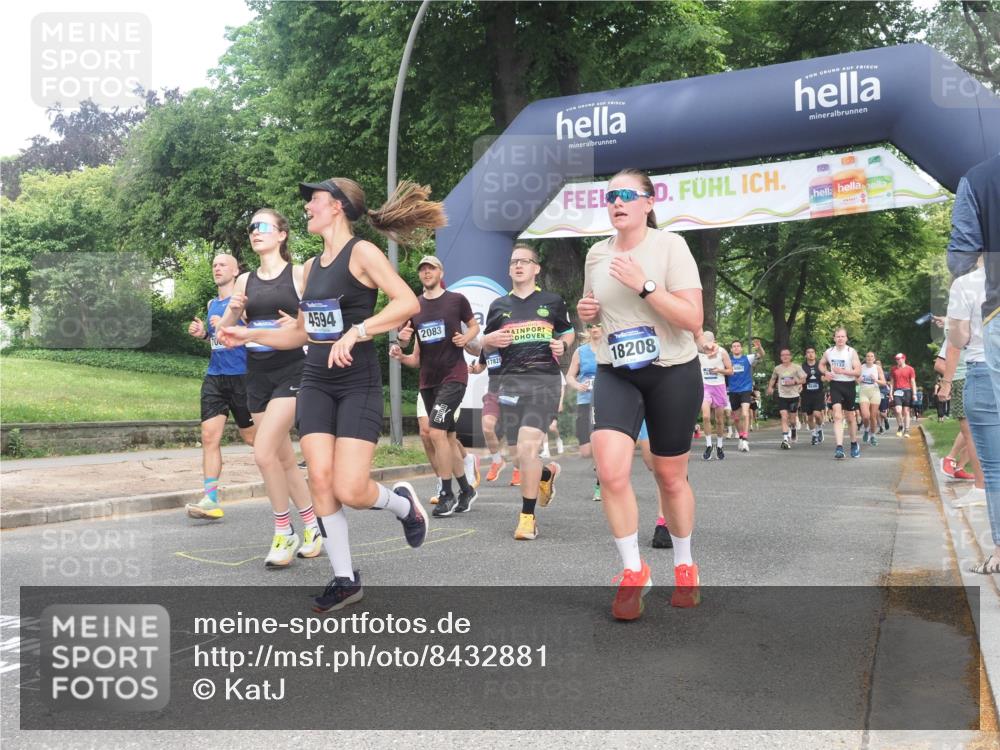 29.06.2025 - hella hamburg halbmarathon KatJ http://msf.ph/oto/8432881 29.06.2025 10:43:26 Zwischen KM18-KM19 1972, 2083, 2741, 2982, 2996, 3042, 4152, 4594, 4813, 5418, 7037, 8255 meine-sportfotos.de