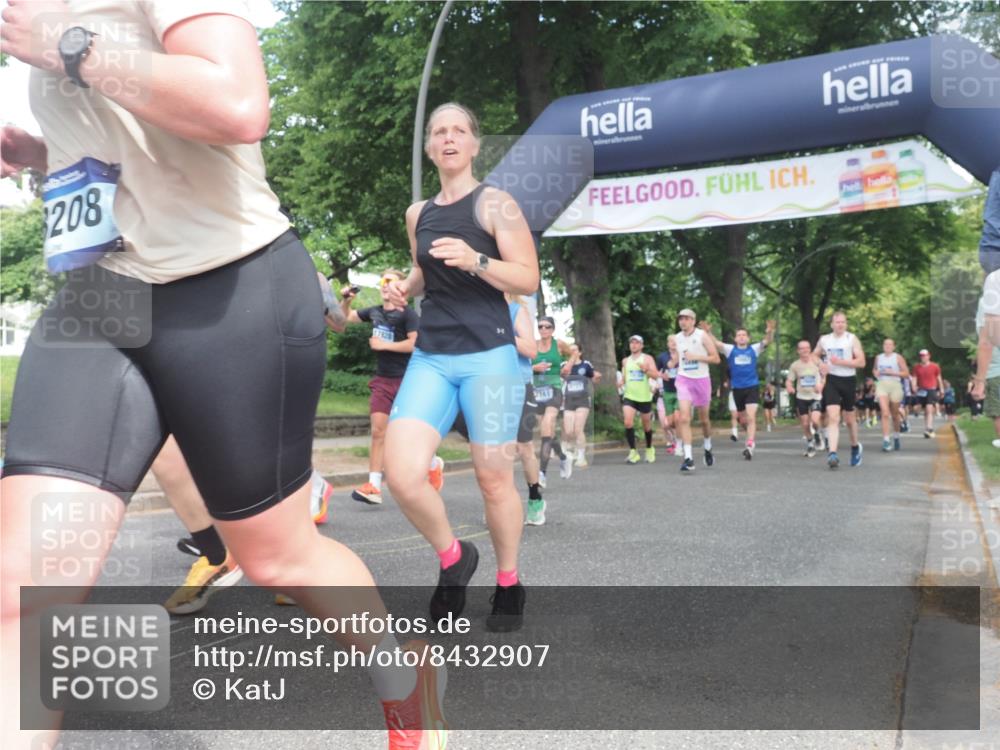 29.06.2025 - hella hamburg halbmarathon KatJ http://msf.ph/oto/8432907 29.06.2025 10:43:27 Zwischen KM18-KM19 1972, 2083, 2741, 2982, 2996, 4152, 4594, 4813, 5418, 7037, 7547 meine-sportfotos.de