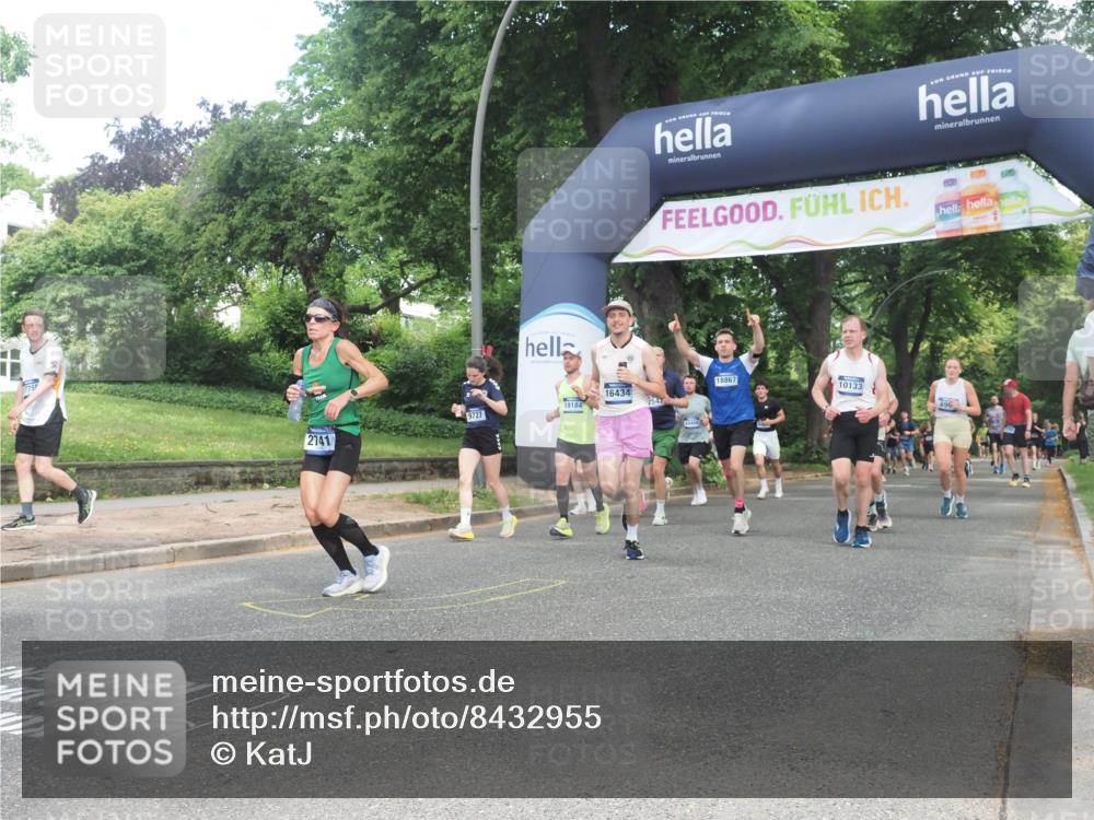 29.06.2025 - hella hamburg halbmarathon KatJ http://msf.ph/oto/8432955 29.06.2025 10:43:28 Zwischen KM18-KM19 1972, 2083, 2741, 2982, 2996, 4152, 4594, 4813, 5418, 7037, 7547 meine-sportfotos.de