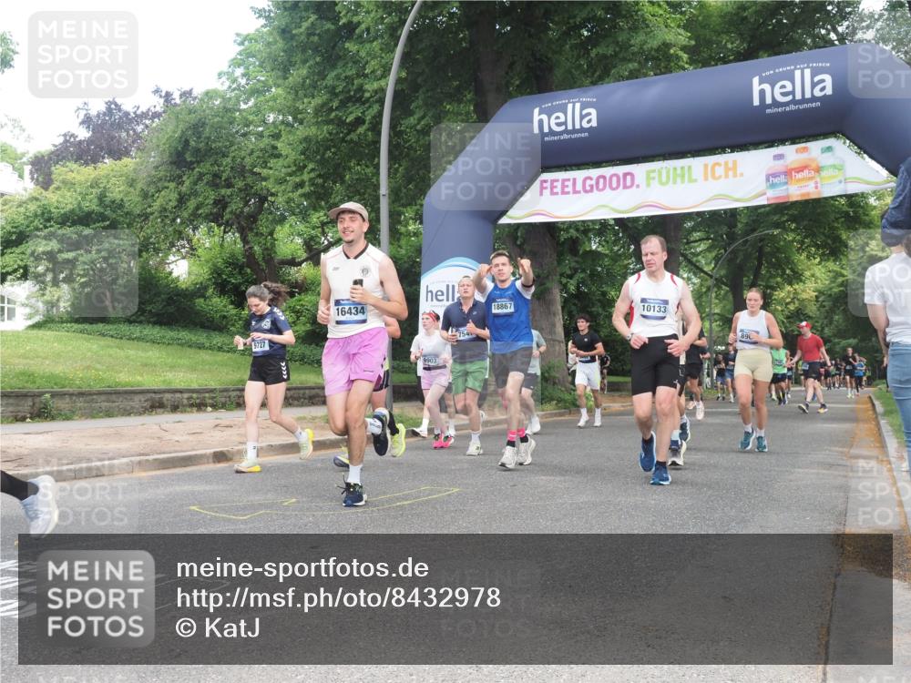 29.06.2025 - hella hamburg halbmarathon KatJ http://msf.ph/oto/8432978 29.06.2025 10:43:29 Zwischen KM18-KM19 1972, 2083, 2741, 2982, 2996, 4152, 4594, 4813, 7037, 7547 meine-sportfotos.de