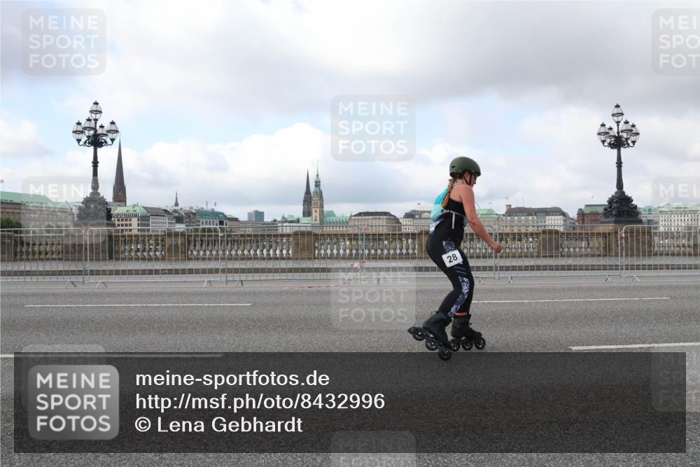 29.06.2025 - hella hamburg halbmarathon Lena Gebhardt http://msf.ph/oto/8432996 29.06.2025 09:01:01 Lombardsbrücke 28 meine-sportfotos.de