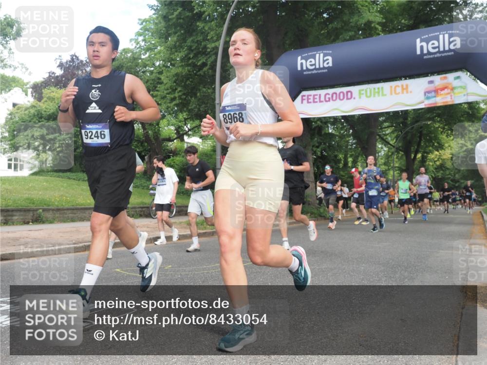 29.06.2025 - hella hamburg halbmarathon KatJ http://msf.ph/oto/8433054 29.06.2025 10:43:31 Zwischen KM18-KM19 1972, 2083, 2250, 2741, 2982, 2996, 4594, 4813, 5492, 7547 meine-sportfotos.de
