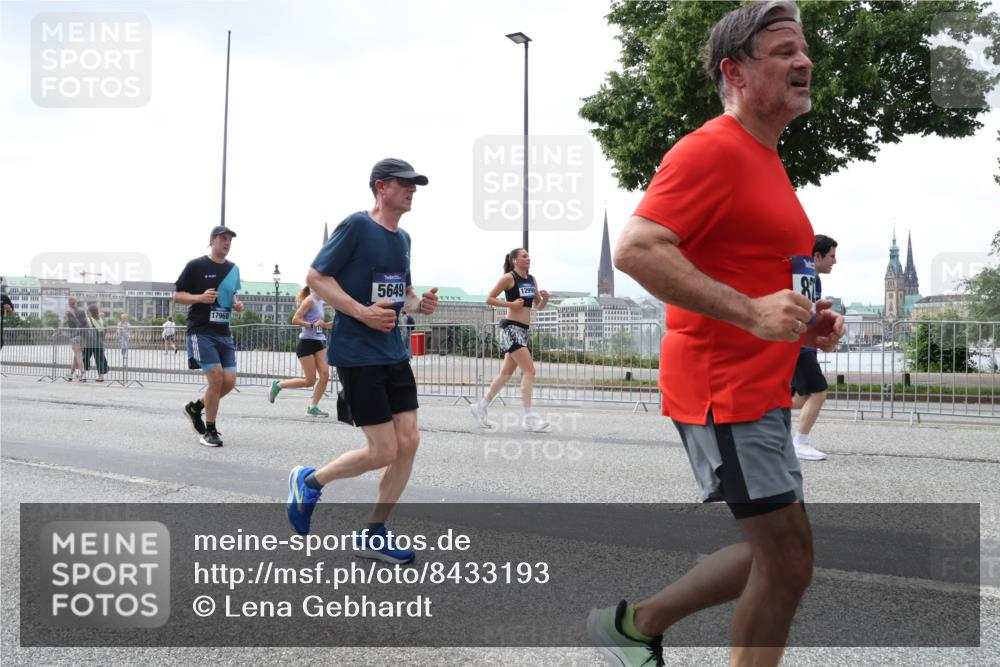 29.06.2025 - hella hamburg halbmarathon Lena Gebhardt http://msf.ph/oto/8433193 29.06.2025 10:44:30 Lombardsbrücke 17968, 5649, 87, 1345, 1519, 1802, 1804, 2186, 2343, 2610, 2674, 2692, 3065, 3506, 3596, 4215, 4496, 4898, 4968, 5127, 5355, 5647, 5649, 5730, 5731, 6002, 7216, 7326, 7610, 7818, 7842, 8272, 8591, 8763, 8957, 9084, 9085, 9331, 9333, 9397, 9510, 9536, 10006, 10223, 10303, 10304, 10416, 11272, 11825, 11955, 12318, 12322, 12409, 12803, 12995, 13262, 13288, 13330, 13390, 13906, 14091, 14123, 14350, 14654, 14681, 14971, 18454, 18459 meine-sportfotos.de
