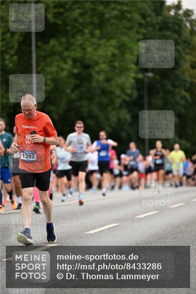 29.06.2025 - hella hamburg halbmarathon Dr. Thomas Lammeyer http://msf.ph/oto/8433286 29.06.2025 10:53:03 Kennedybrücke 1142, 1157, 1174, 1175, 1392, 1463, 1701, 1720, 2067, 3077, 3215, 3486, 4327, 5010, 5714, 7394, 7532, 8719, 9552, 9691, 9775, 10366, 10794, 11000 meine-sportfotos.de