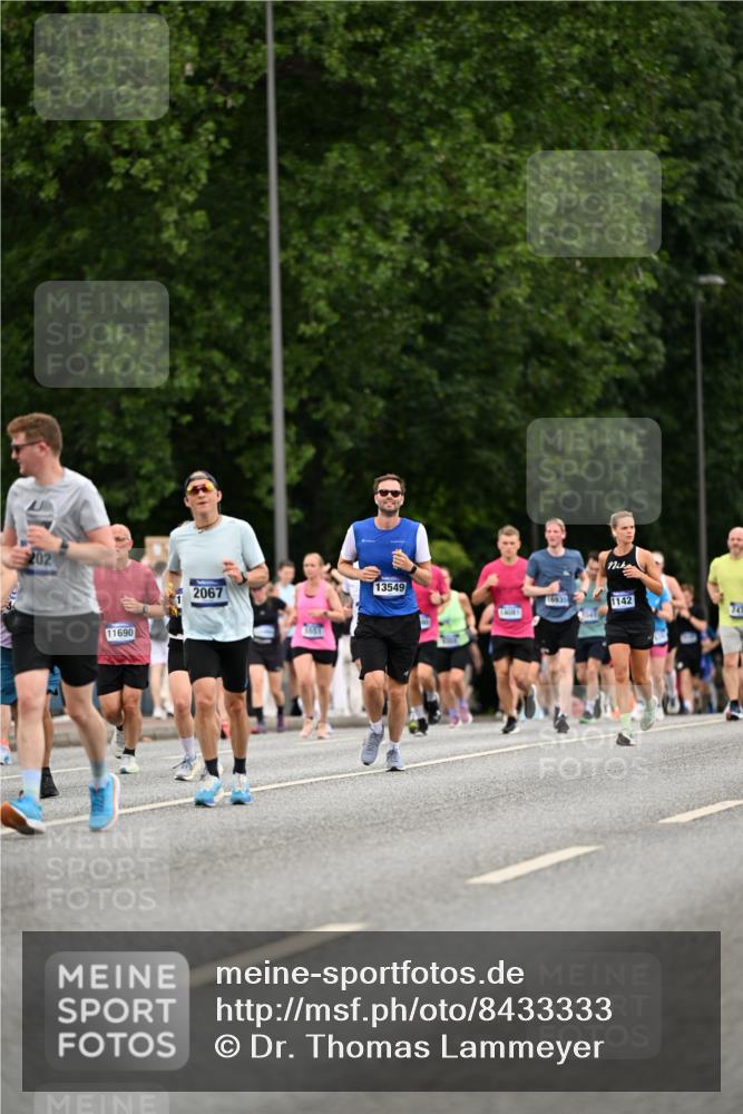 29.06.2025 - hella hamburg halbmarathon Dr. Thomas Lammeyer http://msf.ph/oto/8433333 29.06.2025 10:53:07 Kennedybrücke 1142, 1157, 1174, 1175, 1392, 1701, 1720, 2067, 3215, 3486, 4327, 5010, 5551, 5714, 7394, 7532, 8719, 9341, 9552, 9691, 10794, 11000 meine-sportfotos.de