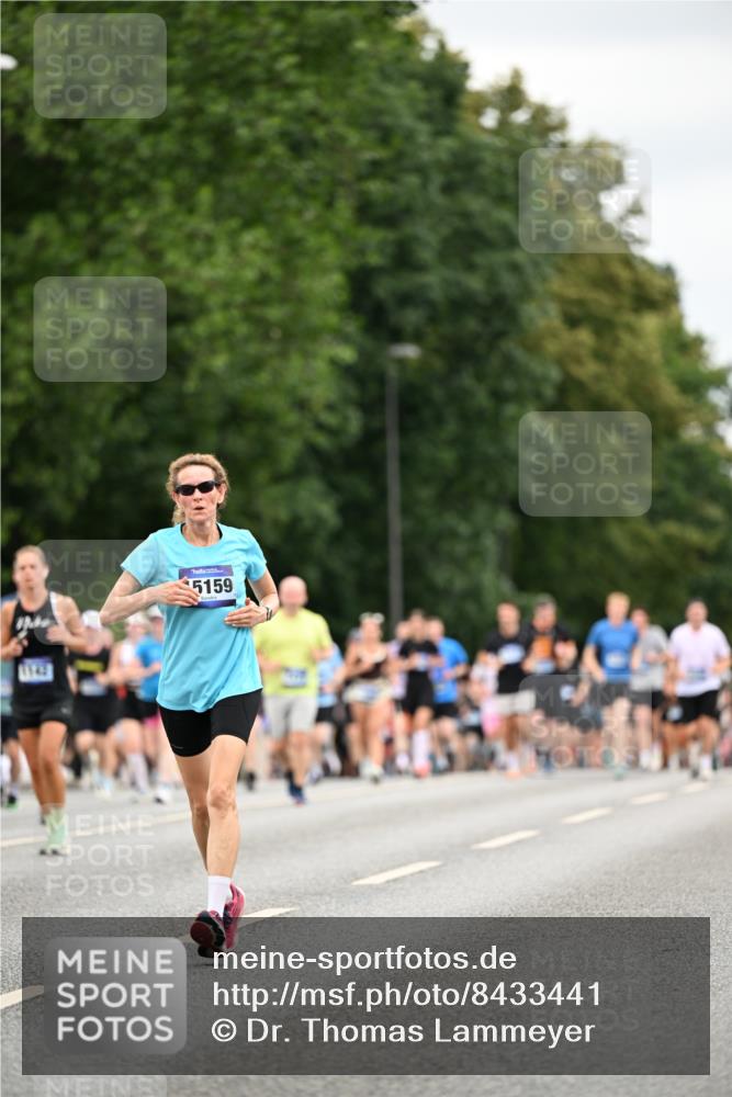 29.06.2025 - hella hamburg halbmarathon Dr. Thomas Lammeyer http://msf.ph/oto/8433441 29.06.2025 10:53:11 Kennedybrücke 1142, 1157, 1174, 1175, 1392, 1626, 1701, 1720, 2067, 2475, 3383, 3486, 4327, 5010, 5551, 7394, 7532, 8719, 9341, 9552, 9691, 10794, 11000 meine-sportfotos.de