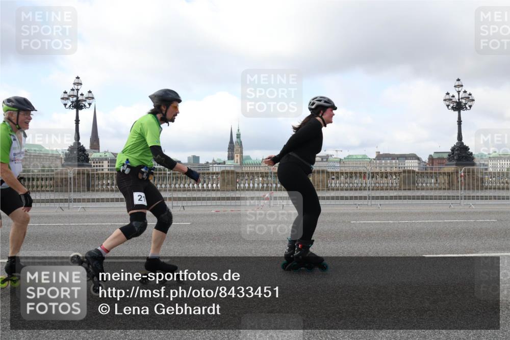 29.06.2025 - hella hamburg halbmarathon Lena Gebhardt http://msf.ph/oto/8433451 29.06.2025 09:01:06 Lombardsbrücke 21 meine-sportfotos.de
