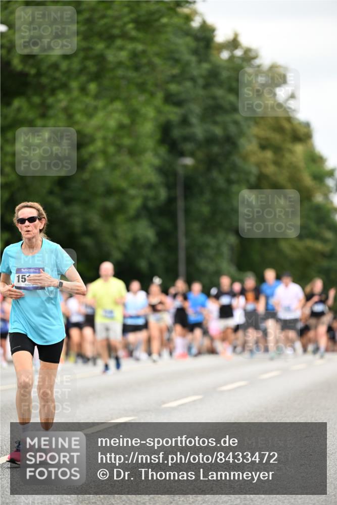 29.06.2025 - hella hamburg halbmarathon Dr. Thomas Lammeyer http://msf.ph/oto/8433472 29.06.2025 10:53:12 Kennedybrücke 1142, 1157, 1174, 1175, 1392, 1626, 1701, 2067, 2475, 3383, 3486, 4327, 5010, 5551, 7394, 7532, 8719, 9341, 9552, 9691, 10204, 10794, 11000 meine-sportfotos.de