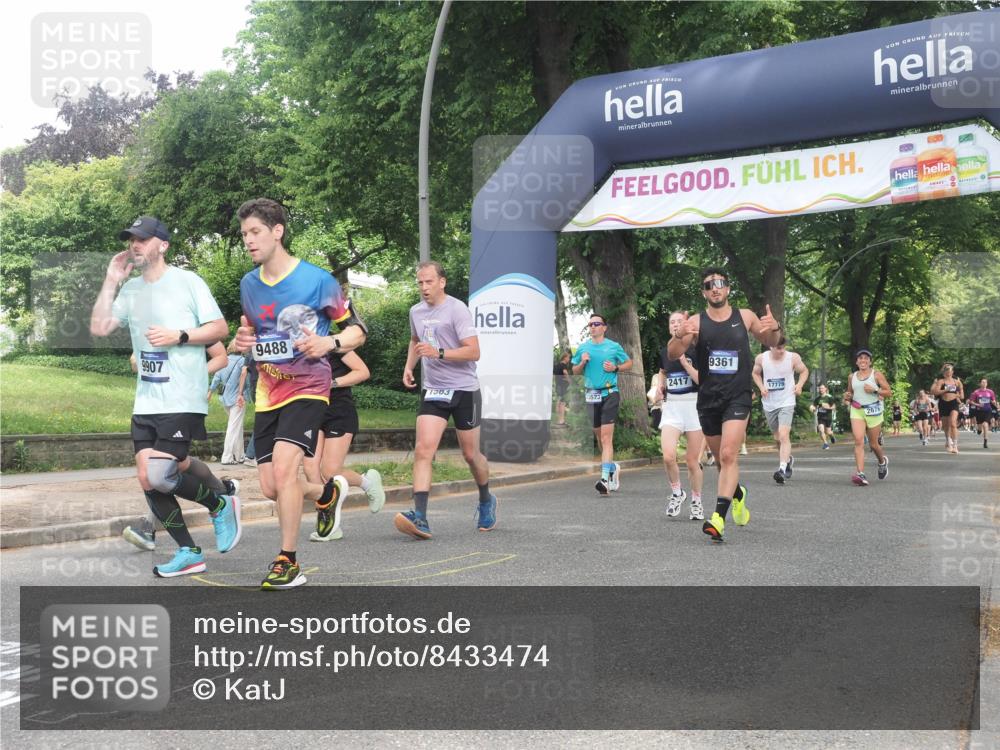 29.06.2025 - hella hamburg halbmarathon KatJ http://msf.ph/oto/8433474 29.06.2025 10:43:53 Zwischen KM18-KM19 1563, 2417, 2676, 3836, 4940, 5033, 6416, 8542 meine-sportfotos.de