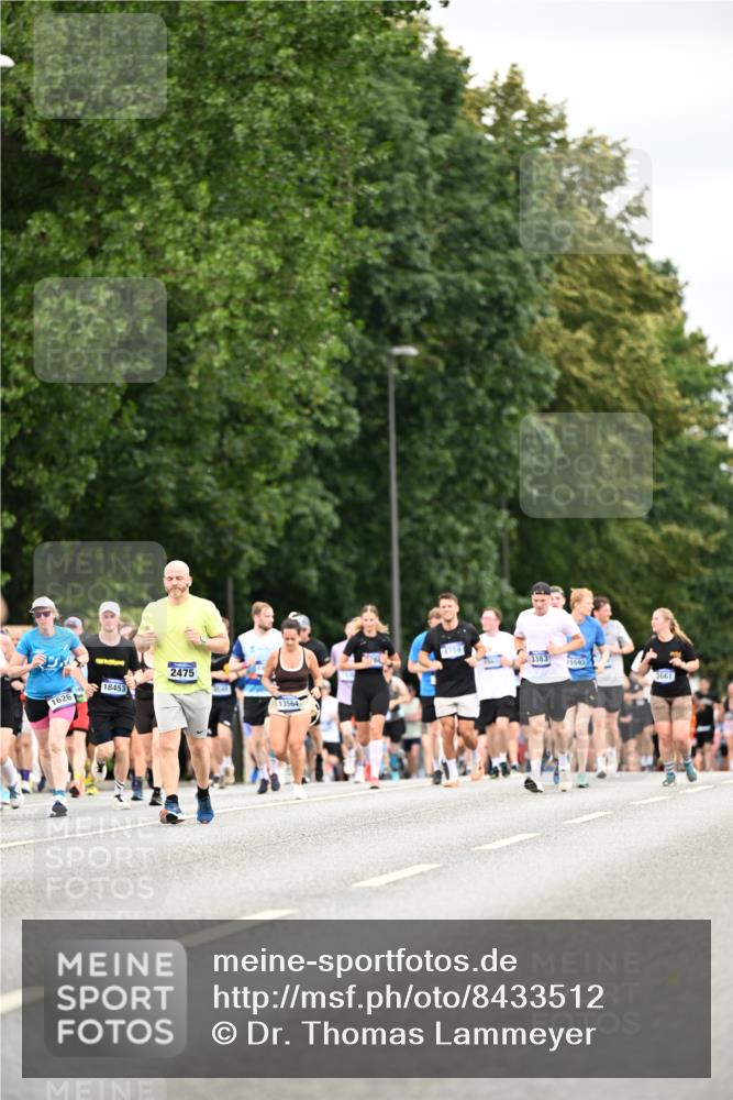 29.06.2025 - hella hamburg halbmarathon Dr. Thomas Lammeyer http://msf.ph/oto/8433512 29.06.2025 10:53:14 Kennedybrücke 1142, 1157, 1174, 1175, 1392, 1626, 1701, 2067, 2475, 3086, 3383, 3486, 4327, 5010, 5551, 7394, 7532, 8719, 9341, 9552, 9691, 10204, 10794, 11000 meine-sportfotos.de