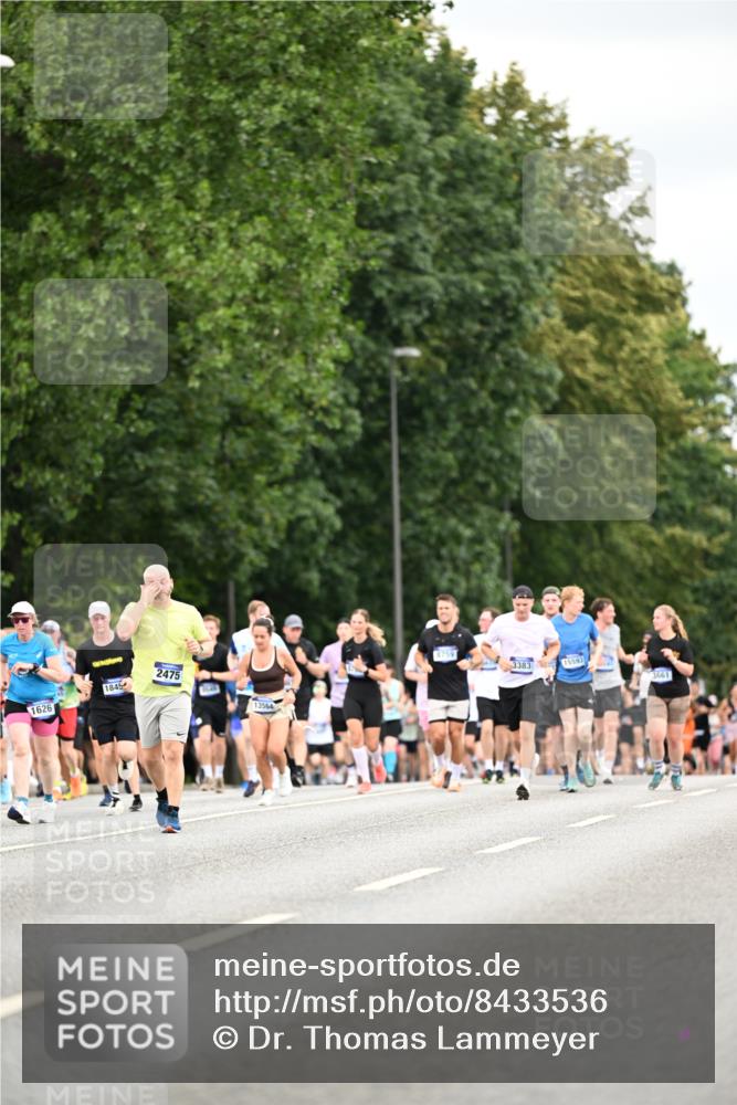 29.06.2025 - hella hamburg halbmarathon Dr. Thomas Lammeyer http://msf.ph/oto/8433536 29.06.2025 10:53:14 Kennedybrücke 1142, 1157, 1174, 1175, 1392, 1626, 1701, 2067, 2475, 3086, 3383, 3486, 4327, 5010, 5551, 7394, 7532, 8719, 9341, 9552, 9691, 10204, 10794, 11000 meine-sportfotos.de