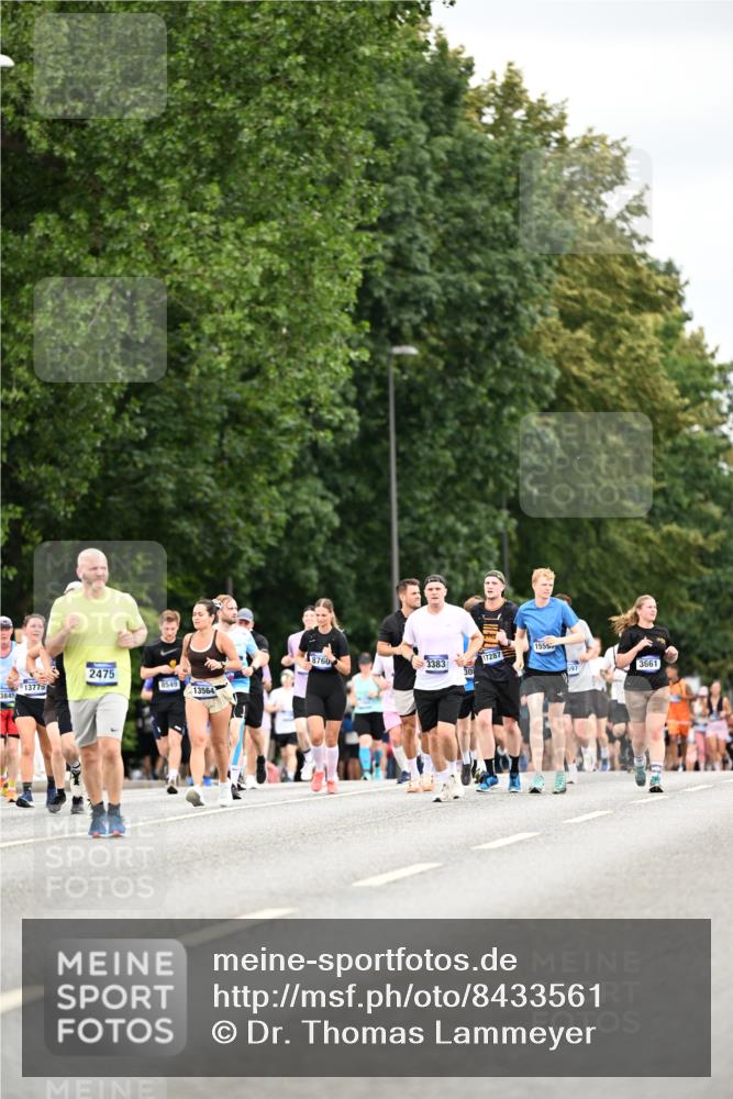 29.06.2025 - hella hamburg halbmarathon Dr. Thomas Lammeyer http://msf.ph/oto/8433561 29.06.2025 10:53:15 Kennedybrücke 1142, 1157, 1174, 1175, 1392, 1626, 1701, 2067, 2475, 3086, 3383, 3486, 4327, 5010, 5551, 7394, 7532, 8719, 9341, 9552, 9691, 10204, 10794, 11000 meine-sportfotos.de