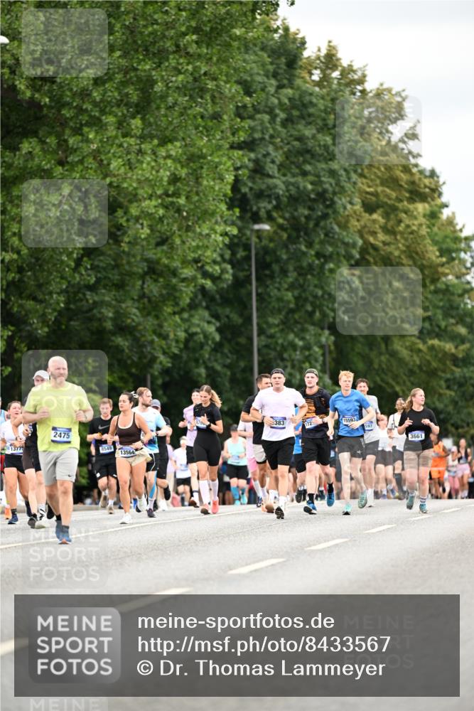 29.06.2025 - hella hamburg halbmarathon Dr. Thomas Lammeyer http://msf.ph/oto/8433567 29.06.2025 10:53:15 Kennedybrücke 1142, 1157, 1174, 1175, 1392, 1626, 1701, 2067, 2475, 3086, 3383, 3486, 4327, 5010, 5551, 7394, 7532, 8719, 9341, 9552, 9691, 10204, 10794, 11000 meine-sportfotos.de