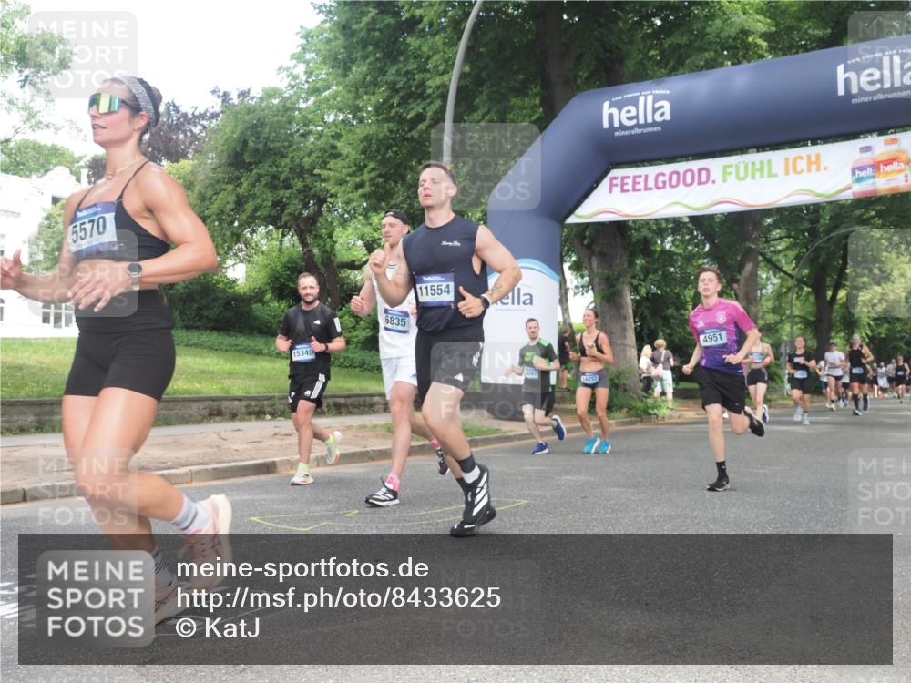 29.06.2025 - hella hamburg halbmarathon KatJ http://msf.ph/oto/8433625 29.06.2025 10:43:59 Zwischen KM18-KM19 2676, 4833, 4940, 4951, 5570, 6835 meine-sportfotos.de
