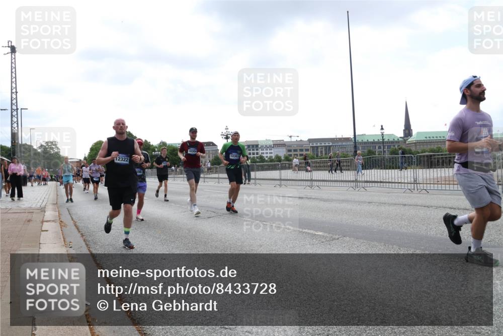 29.06.2025 - hella hamburg halbmarathon Lena Gebhardt http://msf.ph/oto/8433728 29.06.2025 10:44:34 Lombardsbrücke 12322, 496, 10304, 10303, 1345, 1519, 2186, 2343, 2610, 2674, 2692, 3065, 3506, 3596, 4215, 4496, 4898, 4968, 5355, 5647, 5649, 5730, 5731, 6002, 7216, 7610, 7818, 7842, 8272, 8582, 8591, 8763, 8957, 9084, 9085, 9331, 9333, 9397, 9510, 9536, 10006, 10223, 10303, 10304, 10416, 11272, 11825, 11955, 12318, 12322, 12409, 12803, 12995, 13262, 13288, 13330, 13390, 13906, 14091, 14123, 14350, 14654, 14681, 14971, 18454, 18459 meine-sportfotos.de