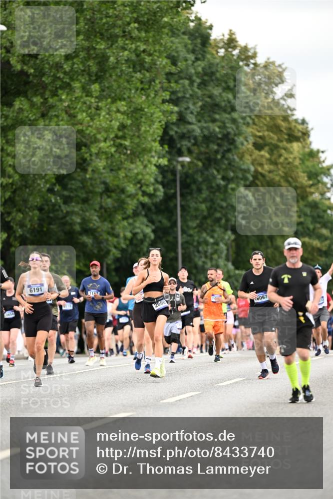 29.06.2025 - hella hamburg halbmarathon Dr. Thomas Lammeyer http://msf.ph/oto/8433740 29.06.2025 10:53:32 Kennedybrücke 1142, 1167, 1584, 1626, 2475, 2527, 2668, 3086, 3232, 3383, 3661, 4403, 4769, 5118, 5551, 5781, 6191, 6497, 7203, 7650, 7931, 7936, 7947, 7948, 8065, 8549, 8759, 8760, 9245, 9341, 10130, 10204, 10333, 10479, 11192 meine-sportfotos.de