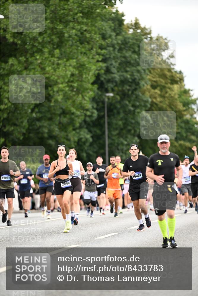 29.06.2025 - hella hamburg halbmarathon Dr. Thomas Lammeyer http://msf.ph/oto/8433783 29.06.2025 10:53:33 Kennedybrücke 1142, 1167, 1584, 1626, 2475, 2527, 2668, 3086, 3232, 3383, 3661, 4403, 4769, 5118, 5551, 5781, 6191, 6497, 7203, 7650, 7931, 7936, 7947, 7948, 8065, 8549, 8759, 8760, 9245, 9341, 10130, 10204, 10333, 10479, 10654, 11192 meine-sportfotos.de