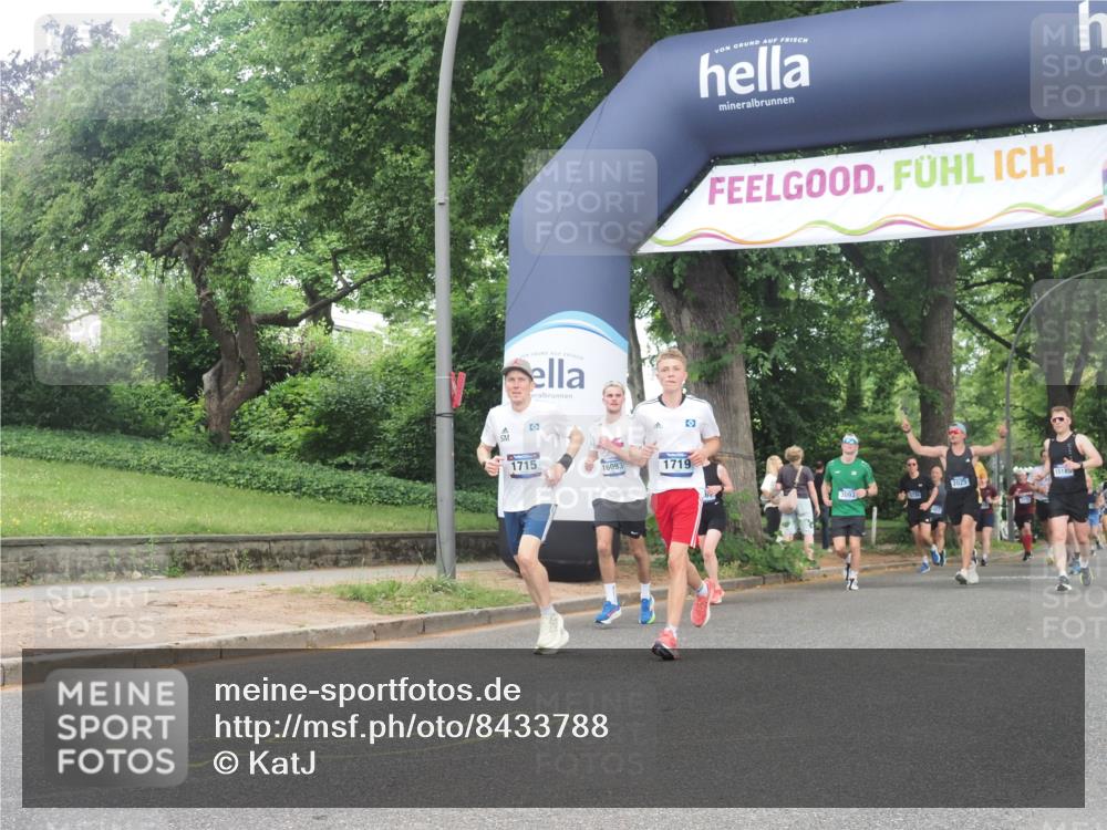 29.06.2025 - hella hamburg halbmarathon KatJ http://msf.ph/oto/8433788 29.06.2025 10:44:06 Zwischen KM18-KM19 1715, 1719, 2883, 4467 meine-sportfotos.de