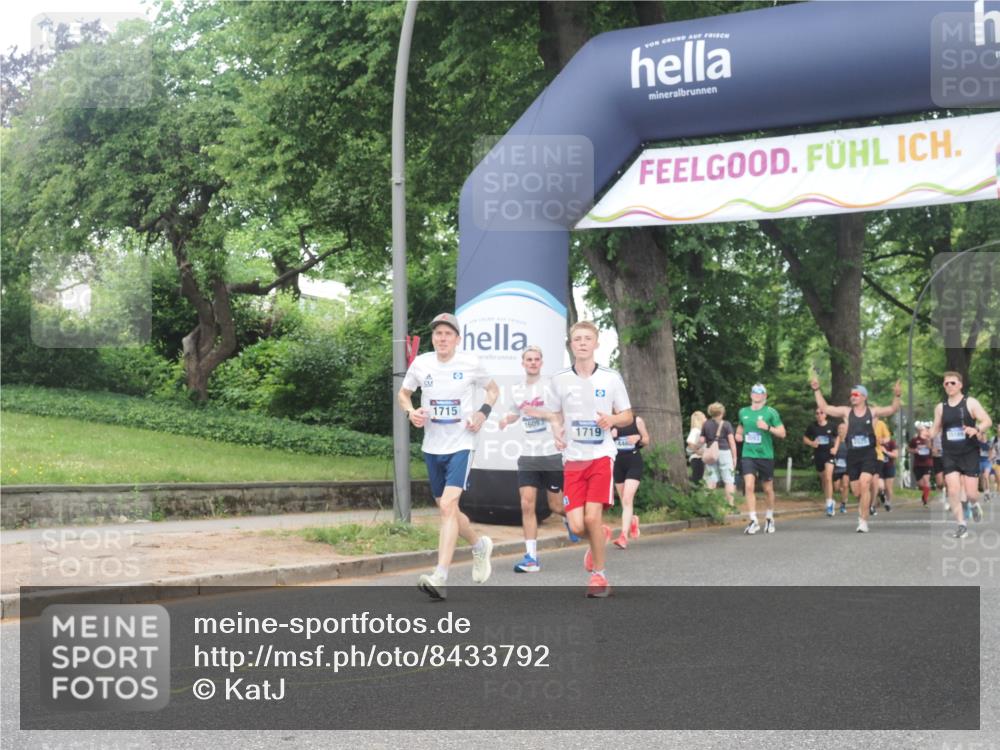 29.06.2025 - hella hamburg halbmarathon KatJ http://msf.ph/oto/8433792 29.06.2025 10:44:06 Zwischen KM18-KM19 1715, 1719, 2883, 4467 meine-sportfotos.de