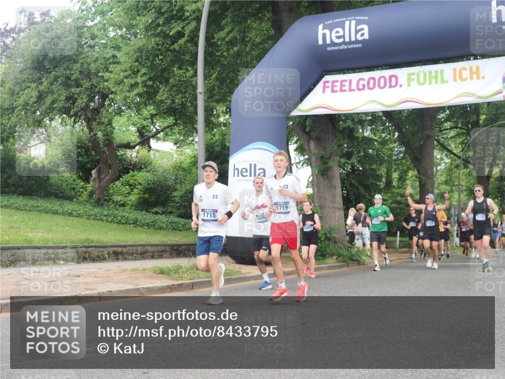 29.06.2025 - hella hamburg halbmarathon KatJ http://msf.ph/oto/8433795 29.06.2025 10:44:07 Zwischen KM18-KM19 1715, 1719, 2883, 3093, 4467 meine-sportfotos.de