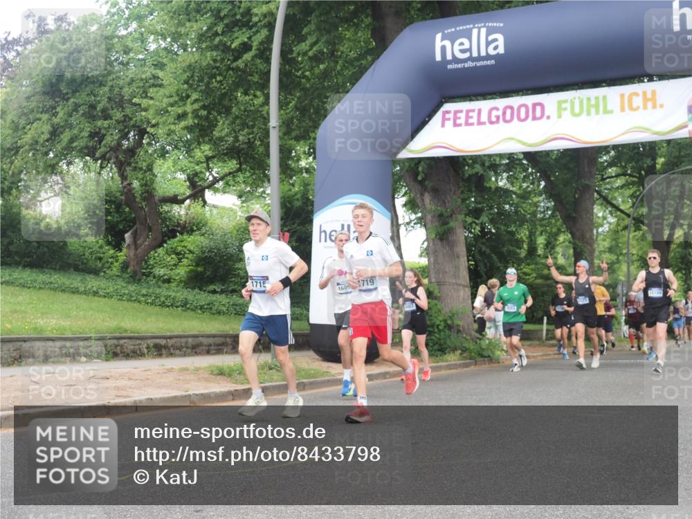 29.06.2025 - hella hamburg halbmarathon KatJ http://msf.ph/oto/8433798 29.06.2025 10:44:07 Zwischen KM18-KM19 1715, 1719, 2883, 3093, 4467 meine-sportfotos.de