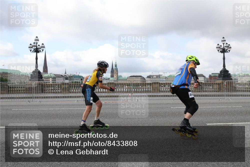 29.06.2025 - hella hamburg halbmarathon Lena Gebhardt http://msf.ph/oto/8433808 29.06.2025 09:01:08 Lombardsbrücke  meine-sportfotos.de